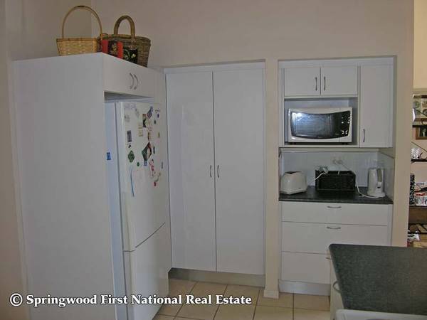 LOADS OF PERSONALITY Picture 3