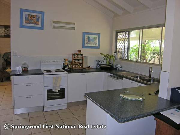 LOADS OF PERSONALITY Picture 2