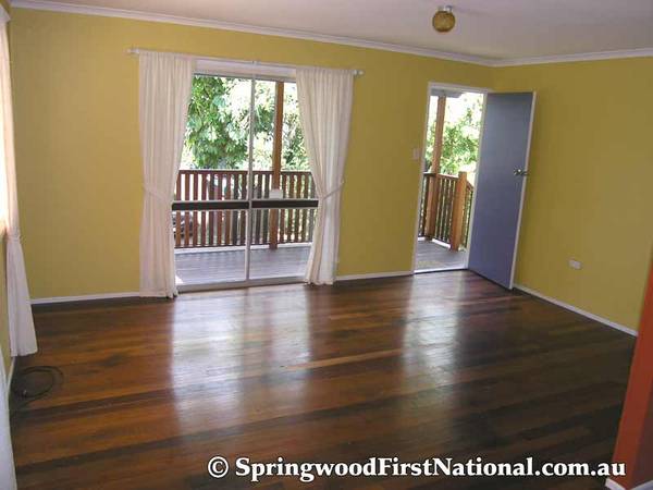 ++ UNDER CONTRACT ++ Picture 3