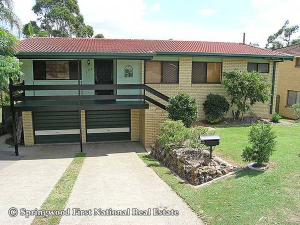 WELL PRESENTED FAMILY HOME Picture 1