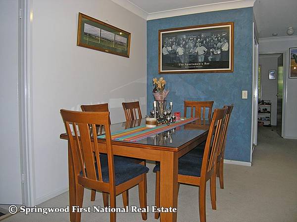 LIFESTYLE AND LOOKS IN THIS LOW-SET VILLA Picture 3