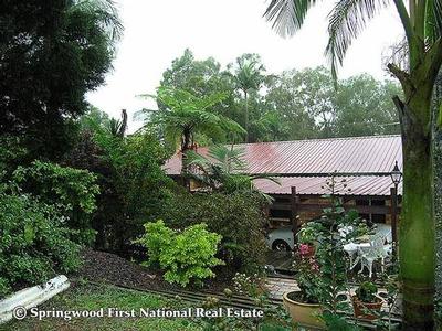 TENNIS COURT, POOL & ROOM FOR A PONY Picture