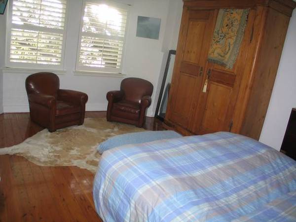 MODERN APARTMENT IN SOUGHT AFTER LOCATION Picture 3