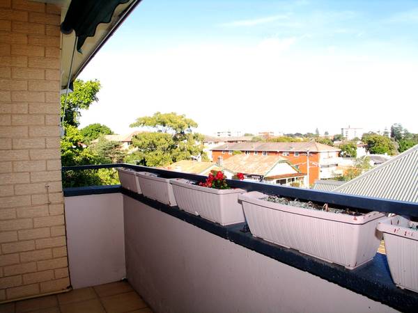 RENOVATED 2 BRM + GARAGE Picture 3