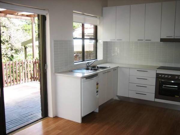 FAMILY HOME MOMENTS FROM THE BEACHFRONT Picture FAMILY HOME MOMENTS FROM THE BEACHFRONT Picture