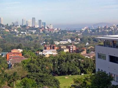 ENTERTAINING FAMILY HOME Picture ENTERTAINING FAMILY HOME Picture