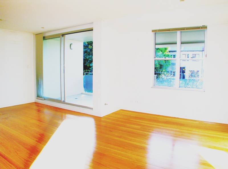 LEASED BY MICHAEL MURRAY!!!!! Picture 1