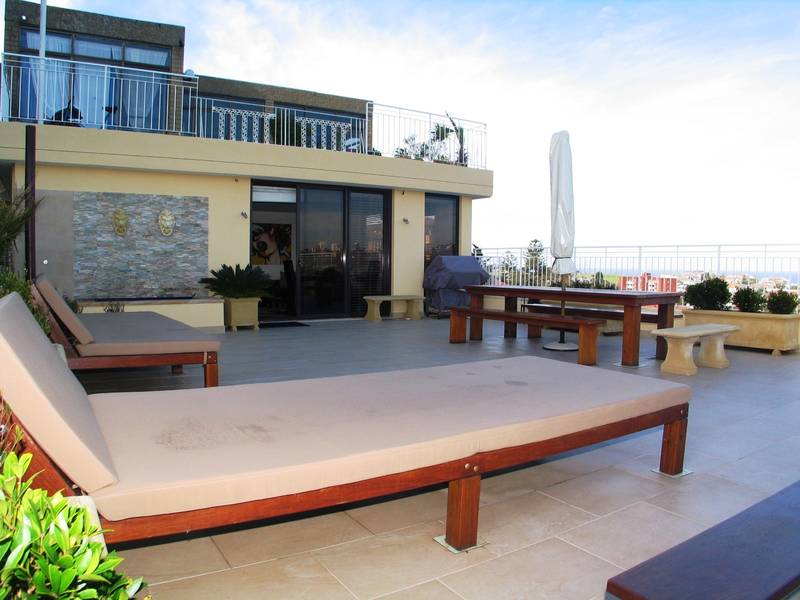 SUPERB EXECUTIVE APARTMENT Picture 2