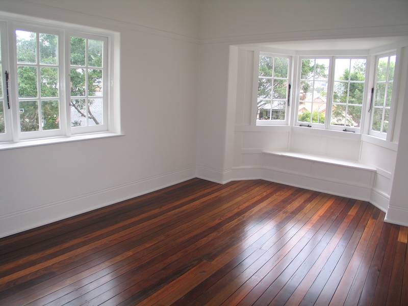 RENOVATED ART DECO APARTMENT Picture