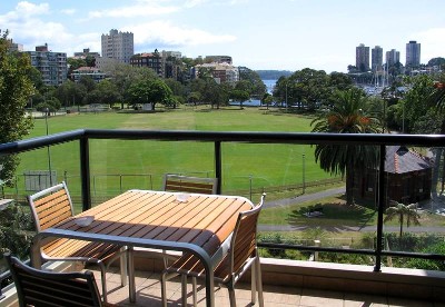 SUPERB EXECUTIVE APARTMENT BY THE PARK Picture