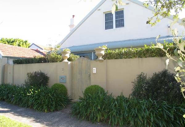 LEASED BY MICHAEL MURRAY!!!!! Picture 1