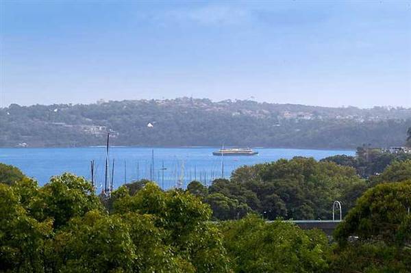 PRIVATE, LUXURIOUS OASIS IN THE HEART OF PADDINGTON Picture 3