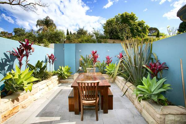 LEASED BY PETER GILLMAN!!!! Picture 3