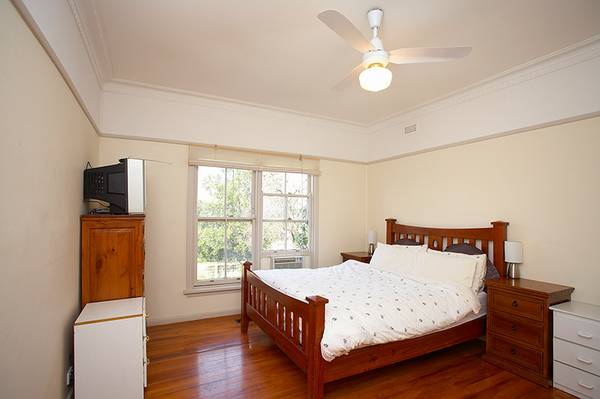 PRIME LOCATION Picture 3