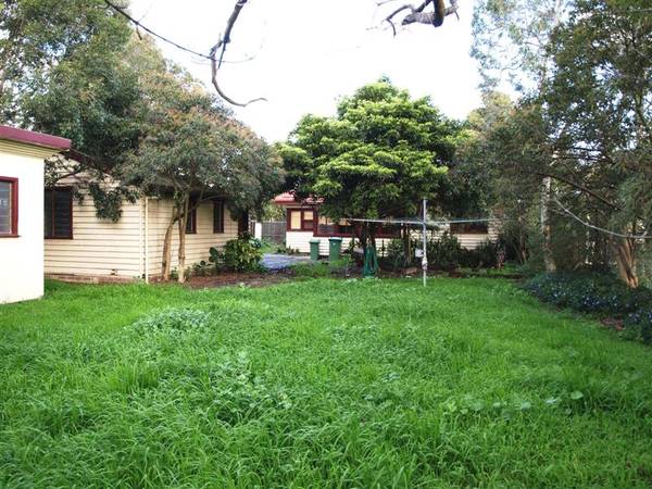 ORIGINAL 1 OWNER - LARGE 816sqm ALLOTMENT! Picture 3