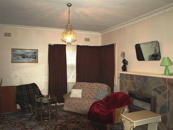 ORIGINAL 1 OWNER - LARGE 816sqm ALLOTMENT! Picture 2