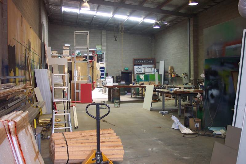 FACTORY WITH YARD SPACE Picture 2