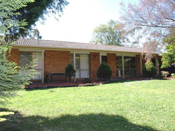 NEAT 3 BEDROOM HOME IN POPULAR CANTERBURY GARDENS ESTATE Picture 1