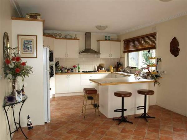 EVERYTHING AT YOUR DOORSTEP Picture 3