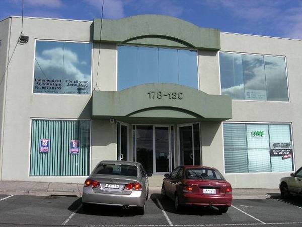 MODERN AND BRIGHT1 Picture 1