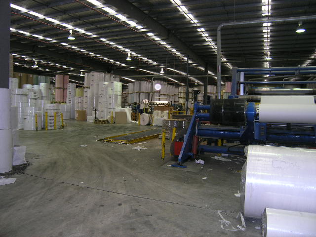 Warehouse with frontage! Picture 3