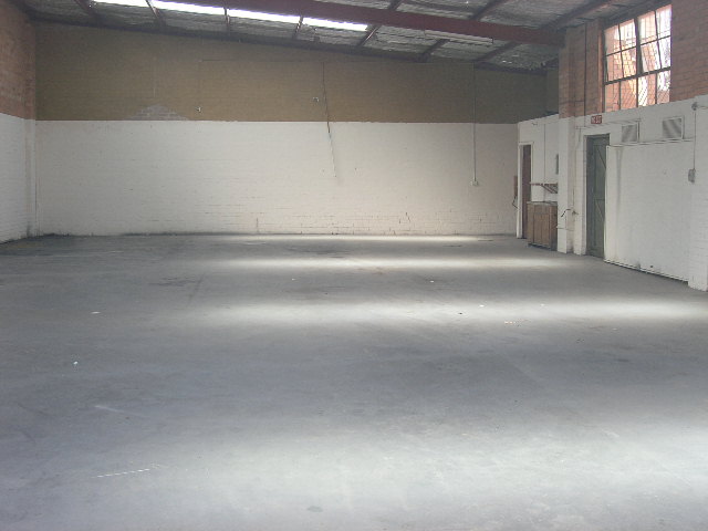 EASY ACCESS! RENT FREE PERIOD AVALIABLE! Picture 2