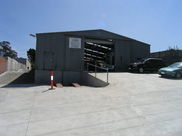 Fantastic Mechanical workshop! Picture 1