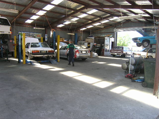 Fantastic Mechanical workshop! Picture 2