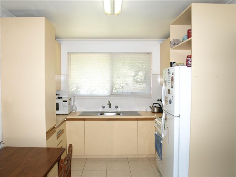 3 BEDROOM HOUSE FOR THE PRICE OF A UNIT Picture