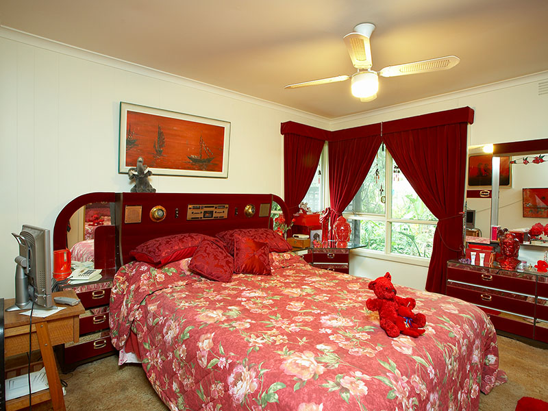 PRIVACY GUARANTEED Picture 3