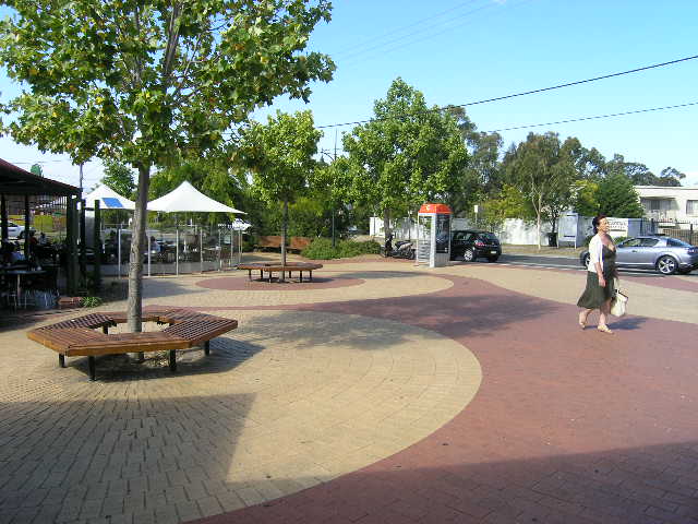 New Price!! Thriving Shopping Village! Picture