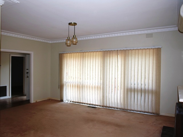 BIG ON SIZE - SMALL ON PRICE! Picture 3