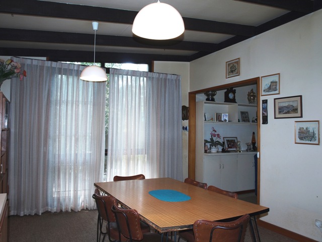 BARGAIN IN TINTERN POCKET Picture 3