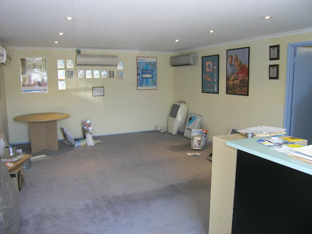 WAREHOUSE WITH SHOWROOM! Picture