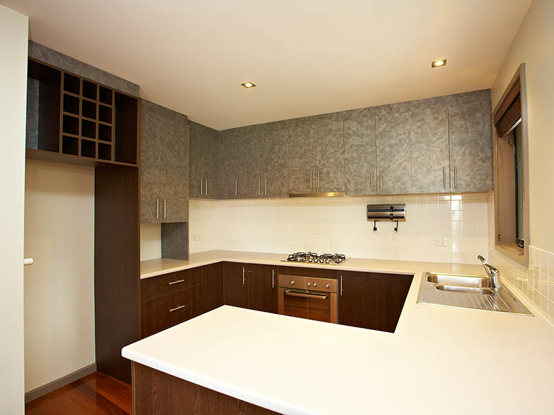 BUILT FOR ENTERTAINING Picture 2