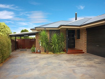 BUILT FOR ENTERTAINING Picture