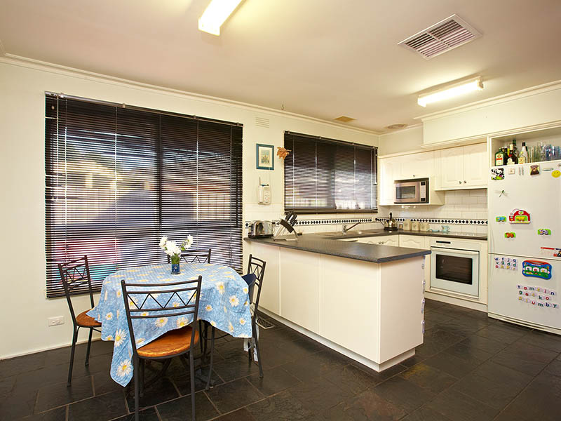 PRESENTATION, POSITION, PRICE - PERFECT! Picture 3