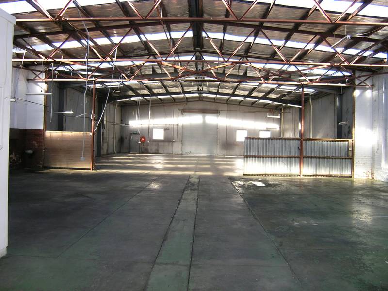 EXCELLENT ACCESS! STREET FRONTAGE Picture 2