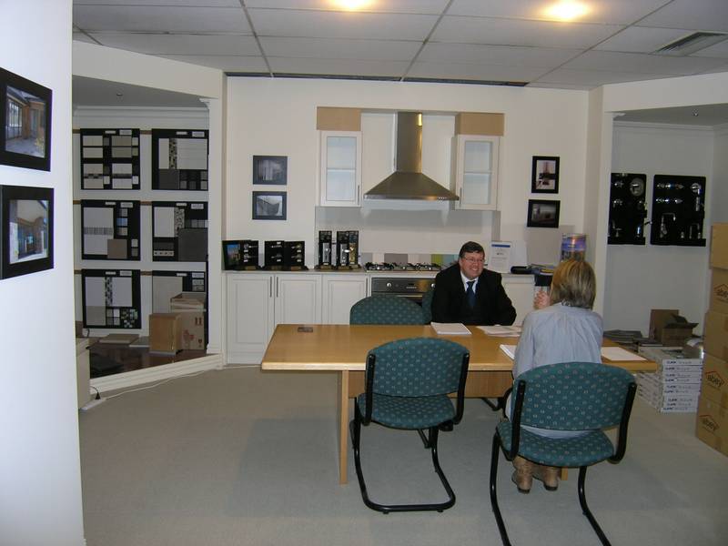 INVESTOR OR OWNER OCCUPIER! Picture 2