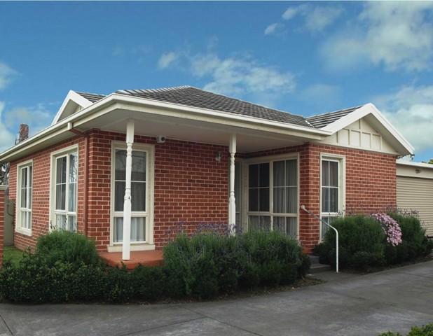 EVERYTHING AT YOUR DOORSTEP! Picture 1