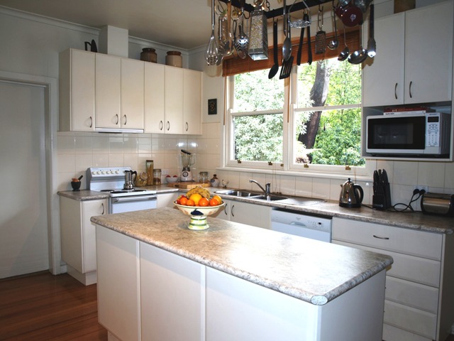 MOVE STRAIGHT IN! Picture 2