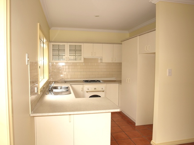 MOVE STRAIGHT IN! Picture 3