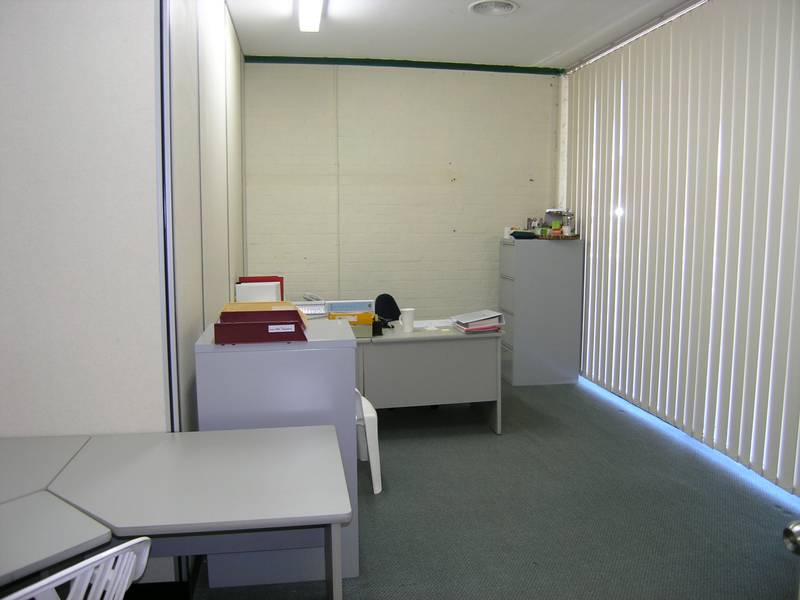 CLOSE TO EVERYTHING! Picture 3