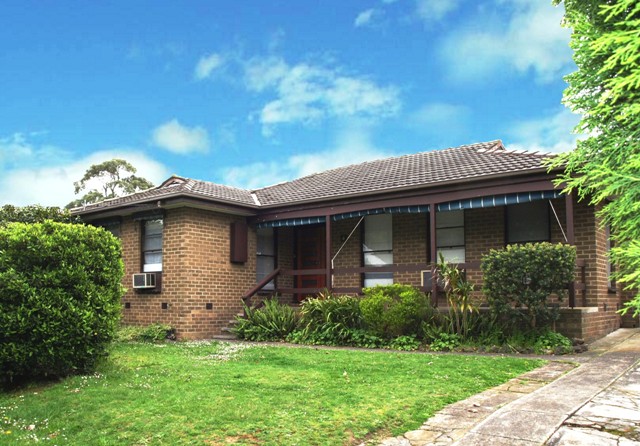 FAMILY HOME WITH EXTRA ACCOMMODATION Picture 1