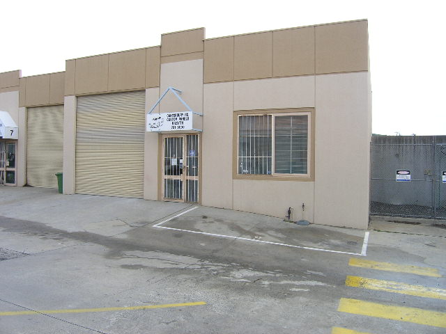 CHEAP FACTORY FOR SALE! OWNER WANTS IT SOLD! Picture 2