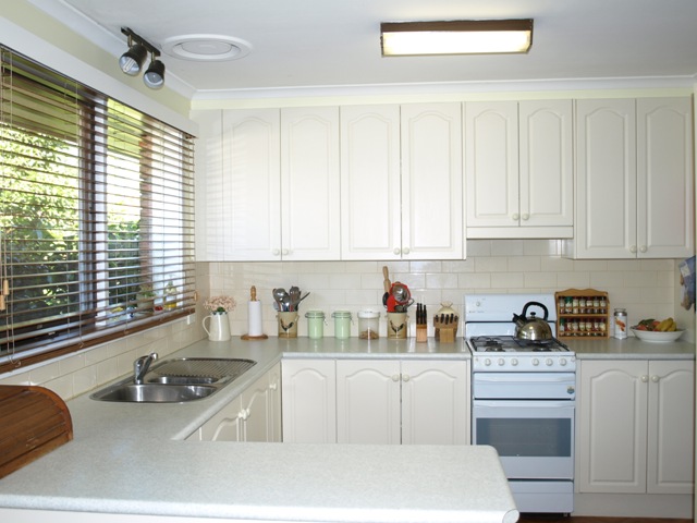 SIZE AND LOCATION! Picture 2