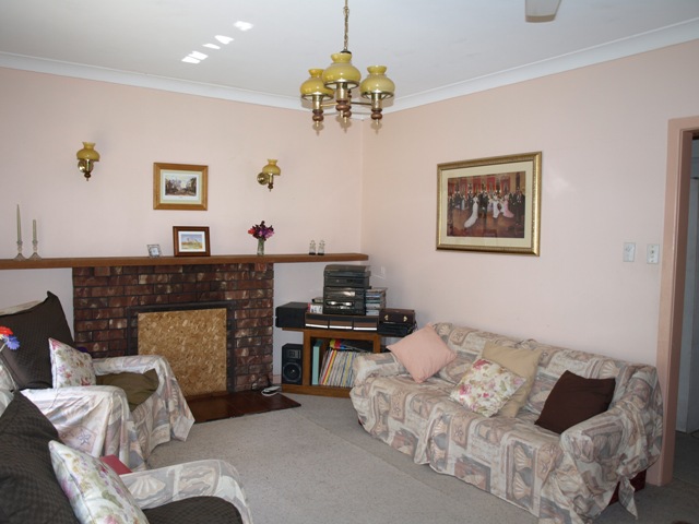 A ROUGH DIAMOND! Picture 2