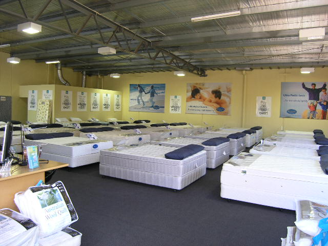 SHOWROOM ON MAROONDAH HIGHWAY! Picture 2