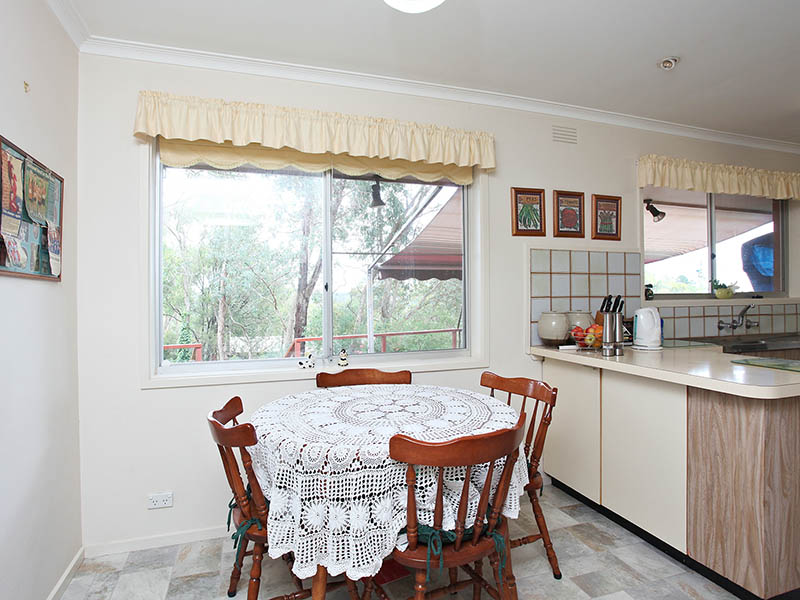 SURPRISE PACKAGE IN WONGA PARK! Picture 3