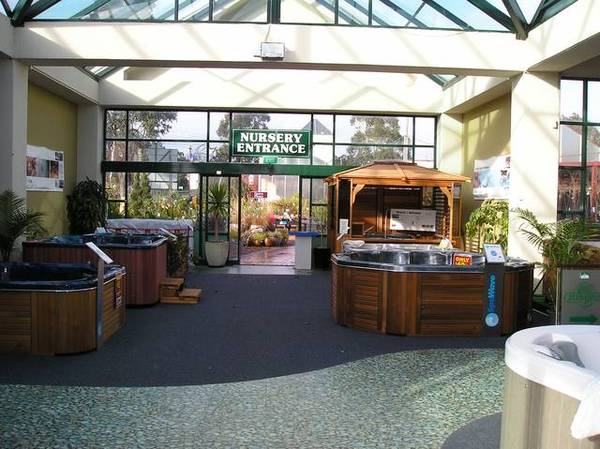 ROWVILLE GREENHOUSE Picture 3